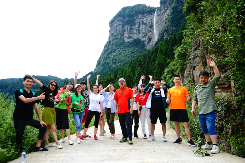 公司工(gōng)會(huì)組織窯灣村(cūn)避暑清涼遊(圖1)