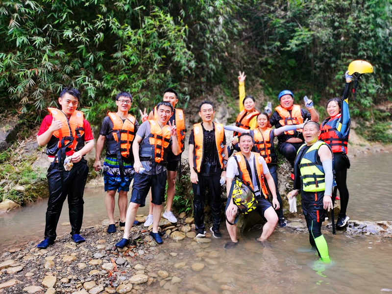 公司工(gōng)會(huì)組織夏日(rì)清涼遊--金(jīn)刀(dāo)峽溪降(圖1)
