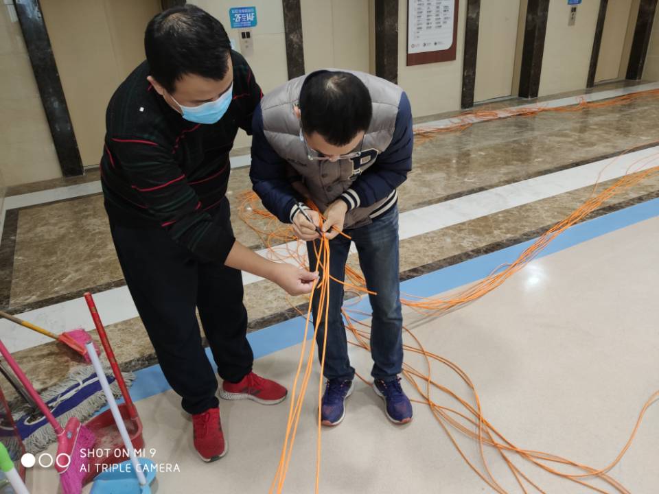 積極行(xíng)動為(wèi)疫情防控提供技(jì)術(shù)支持&nbsp;——公司全力配合沙中醫(yī)院隔離(lí)病房(fáng)增加相(xiàng)關設備(圖3)